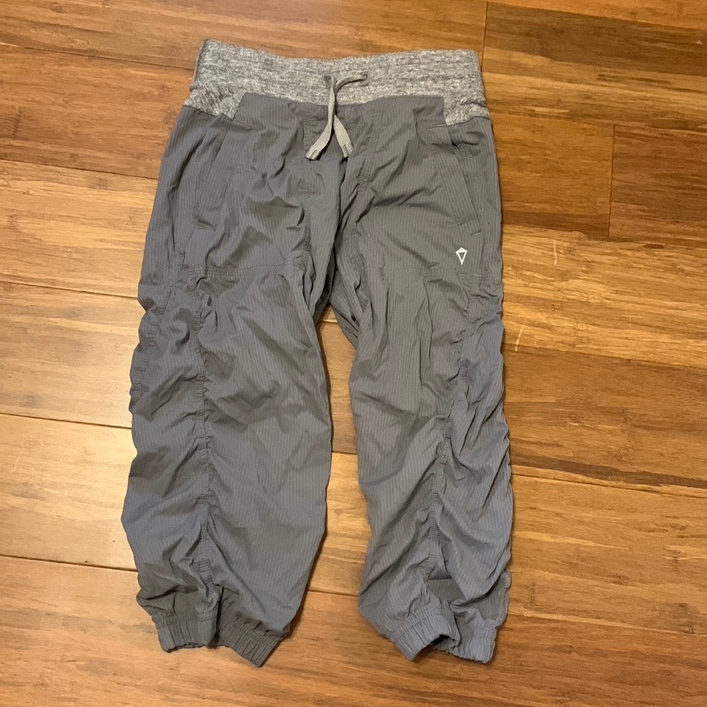 Ivivva capris!